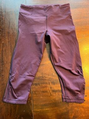 lululemon athletica Plum Capri Leggings